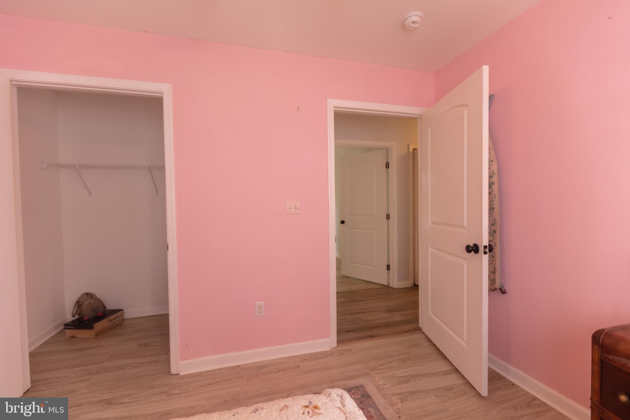 VILLAGE GREEN - Residential