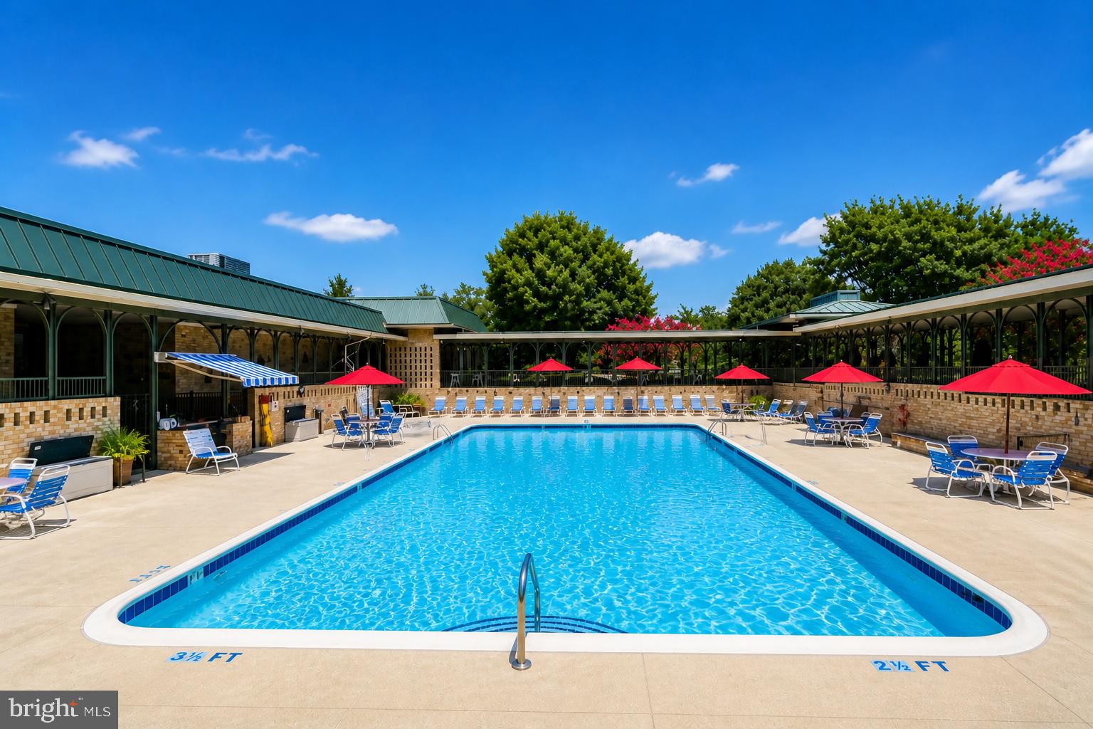 GREENS AT LEISURE WORLD - Residential