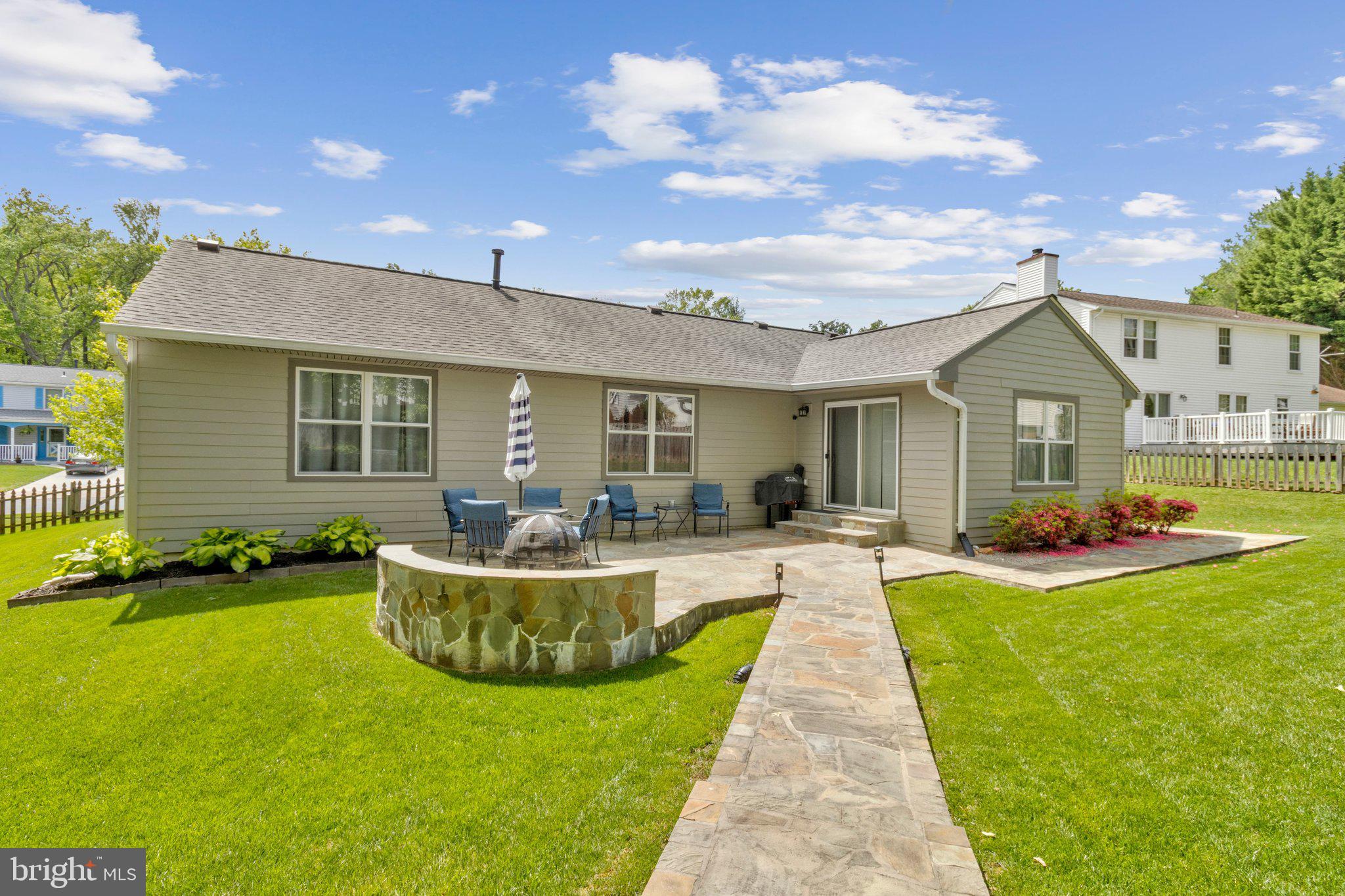 PEPPER TREE - Residential