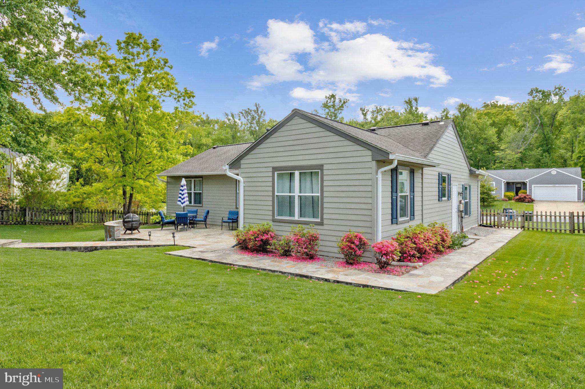 PEPPER TREE - Residential