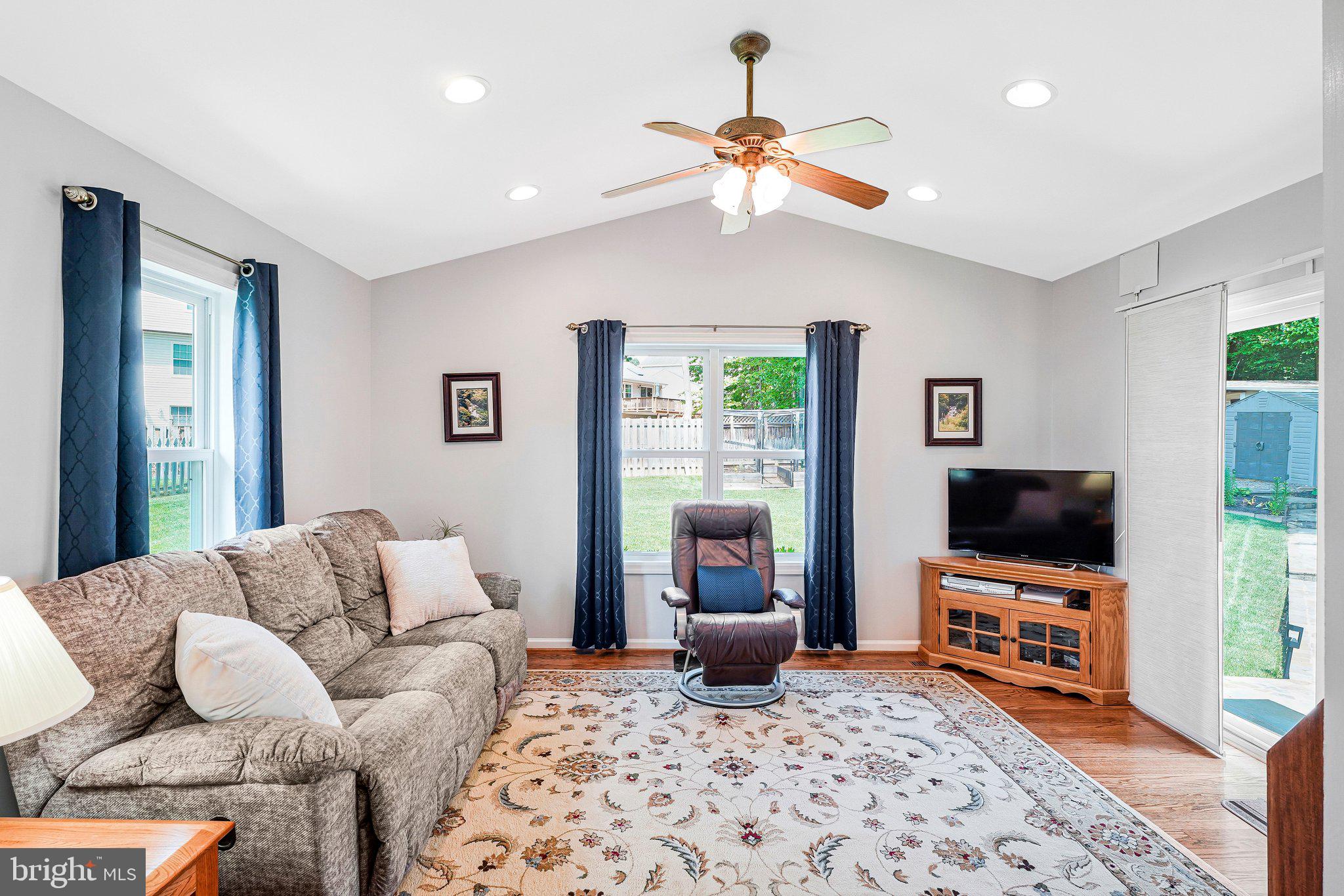 PEPPER TREE - Residential