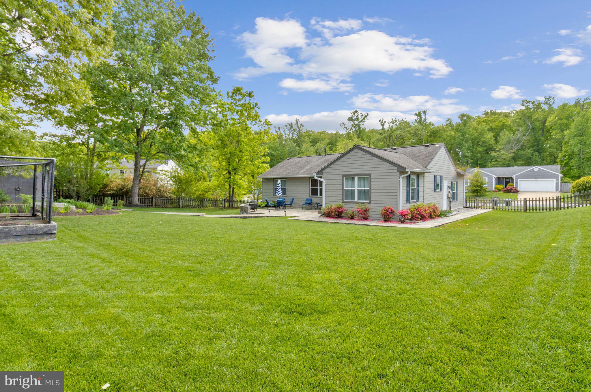 PEPPER TREE - Residential