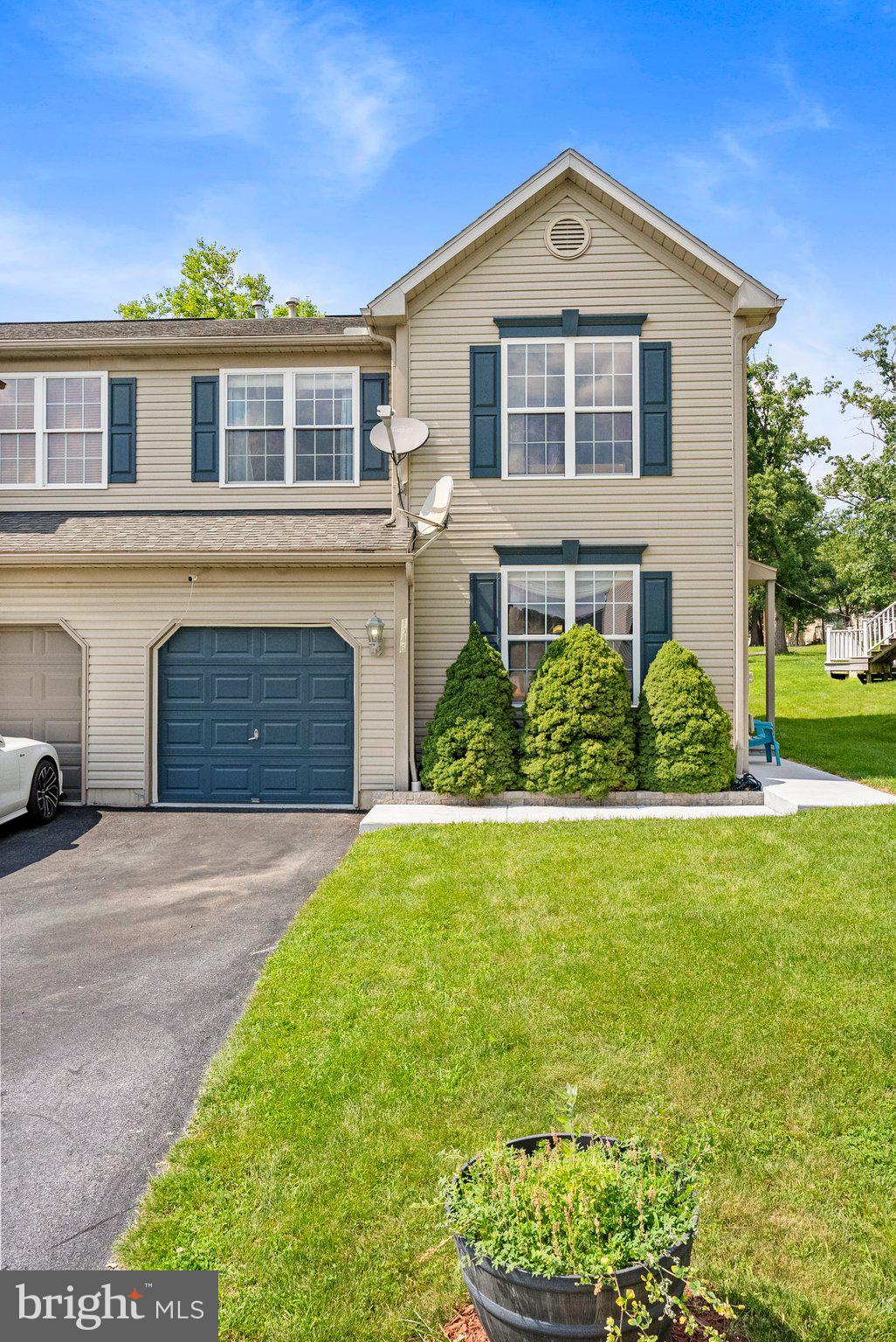 1046 ALEXANDER DRIVE