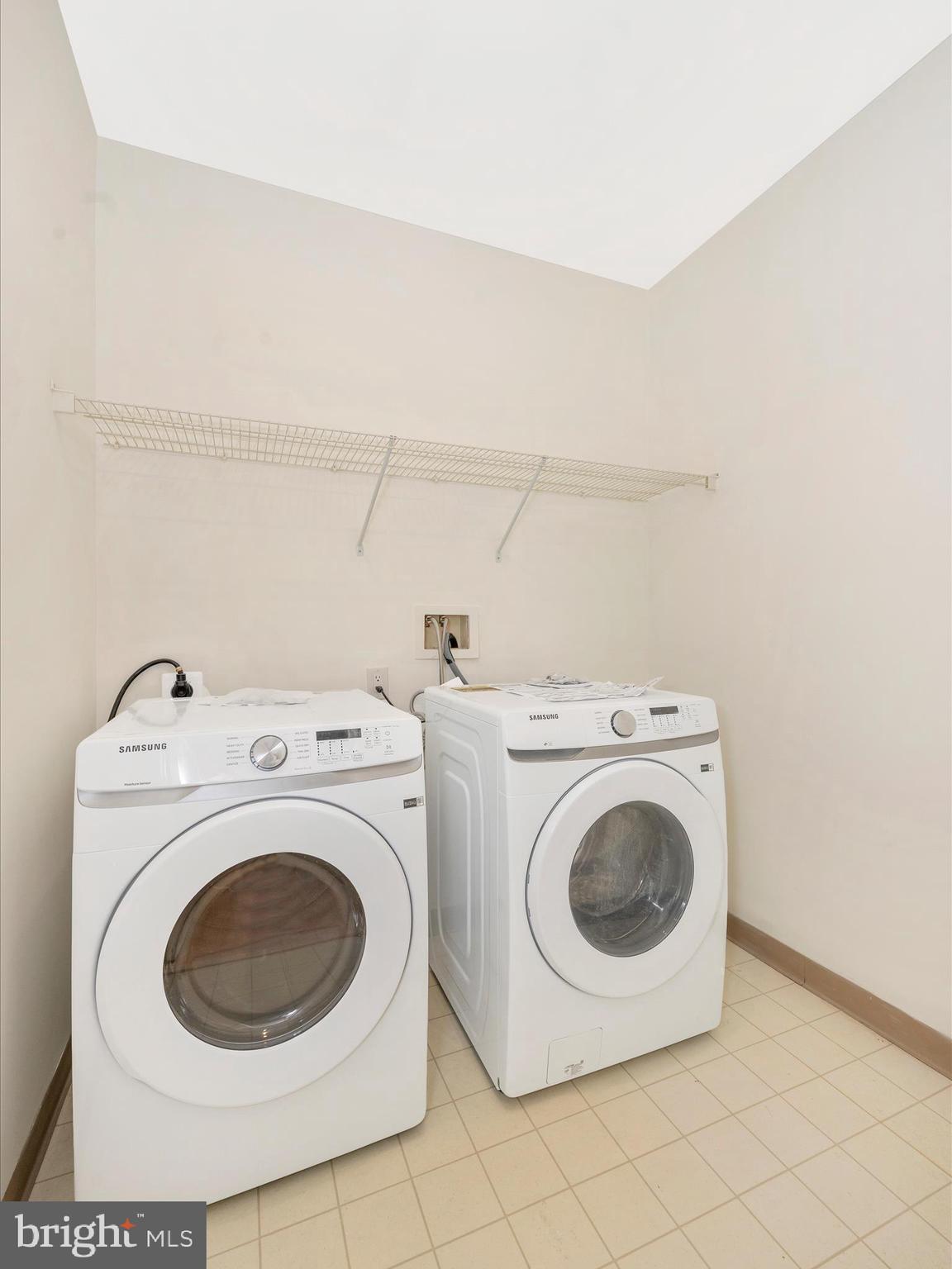 LAKELANDS RIDGE - Residential