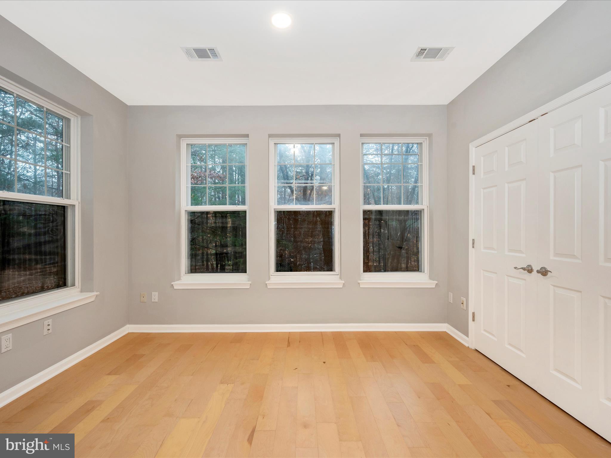 LAKELANDS RIDGE - Residential