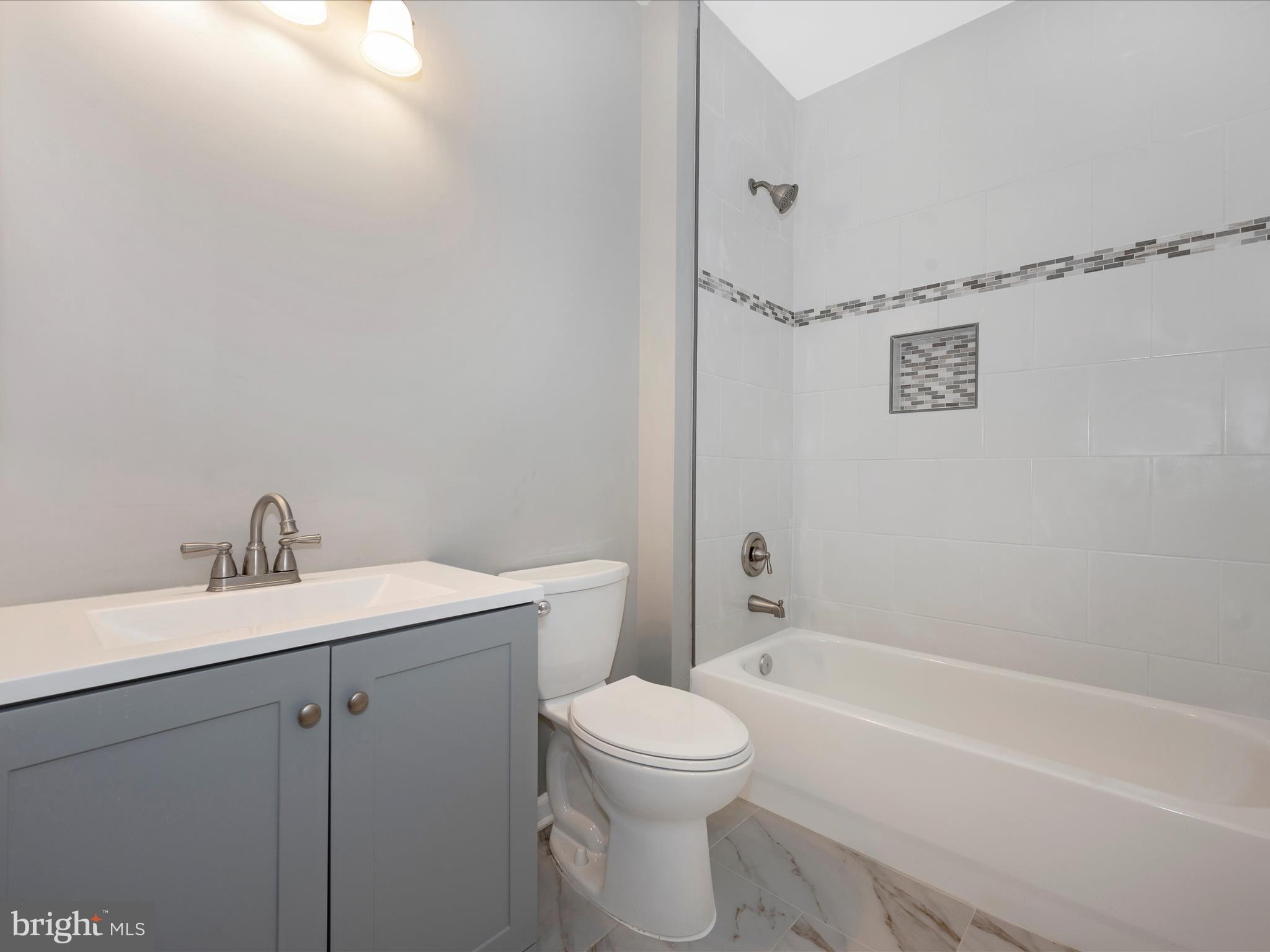 LAKELANDS RIDGE - Residential