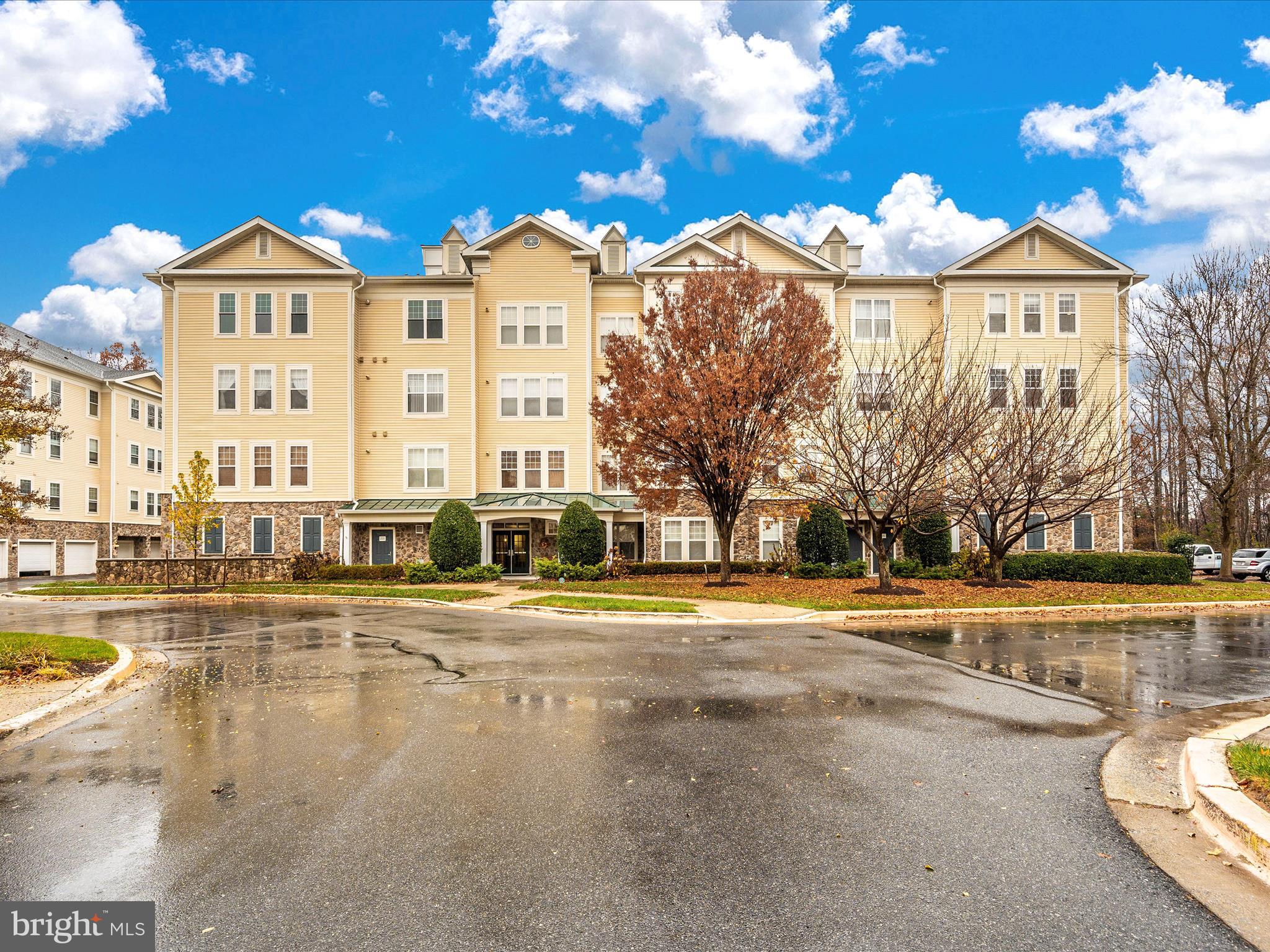 LAKELANDS RIDGE - Residential