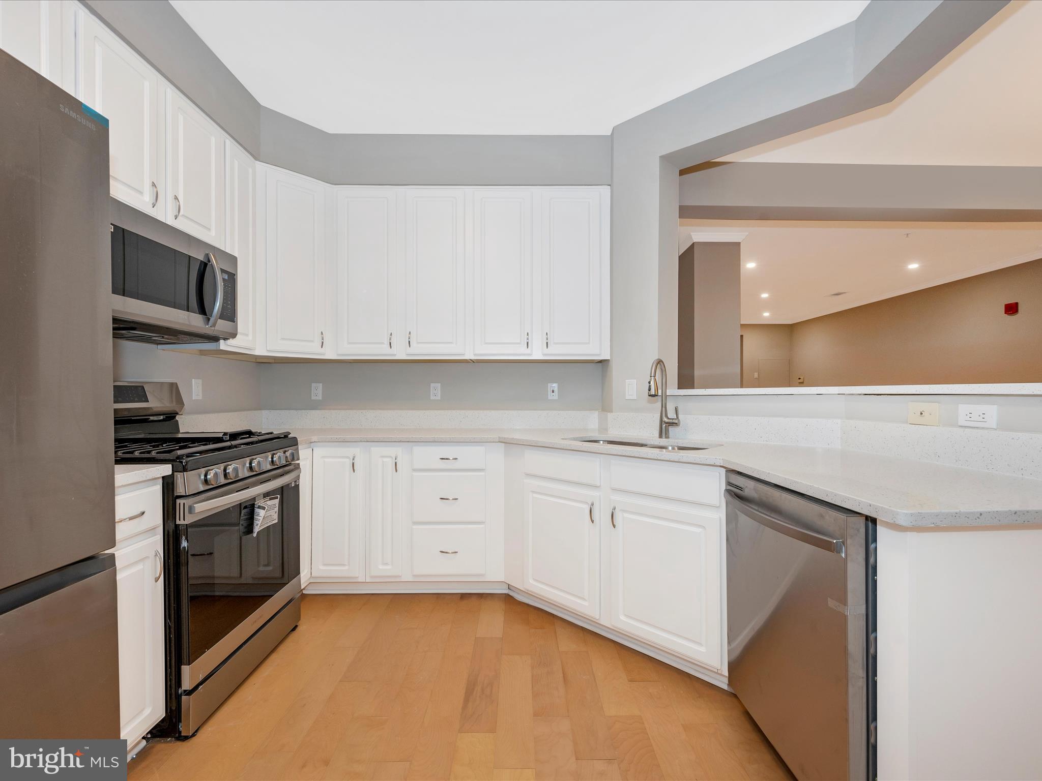 LAKELANDS RIDGE - Residential