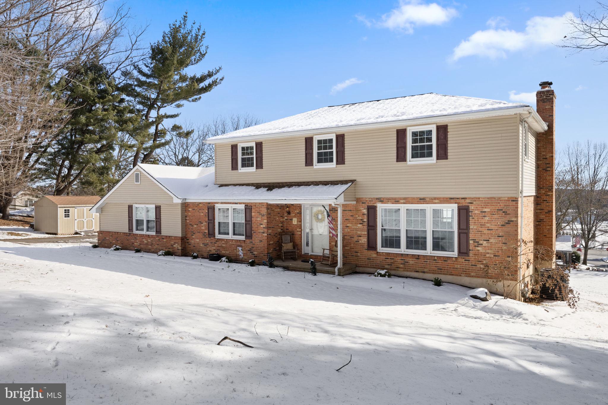 554 HOLLY KNOLL ROAD