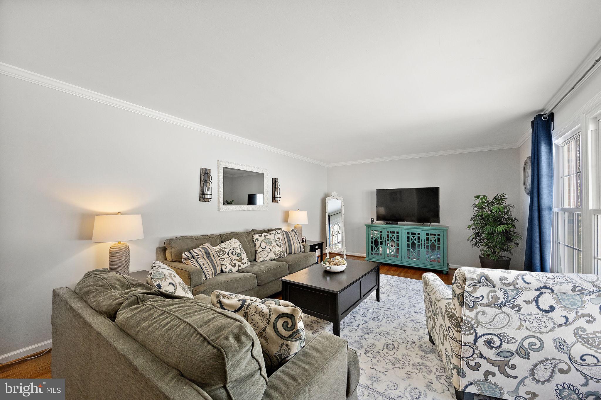 554 HOLLY KNOLL ROAD