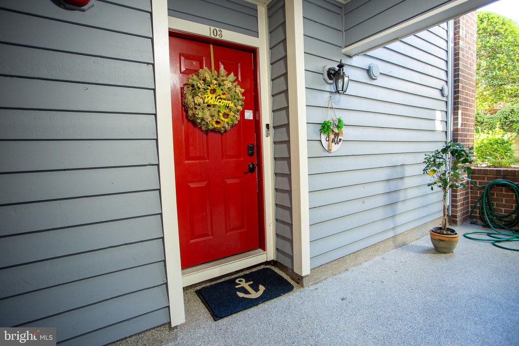 Photo of 2704 Summerview Way #103, ANNAPOLIS, MD 21401 (MLS # MDAA2128786)