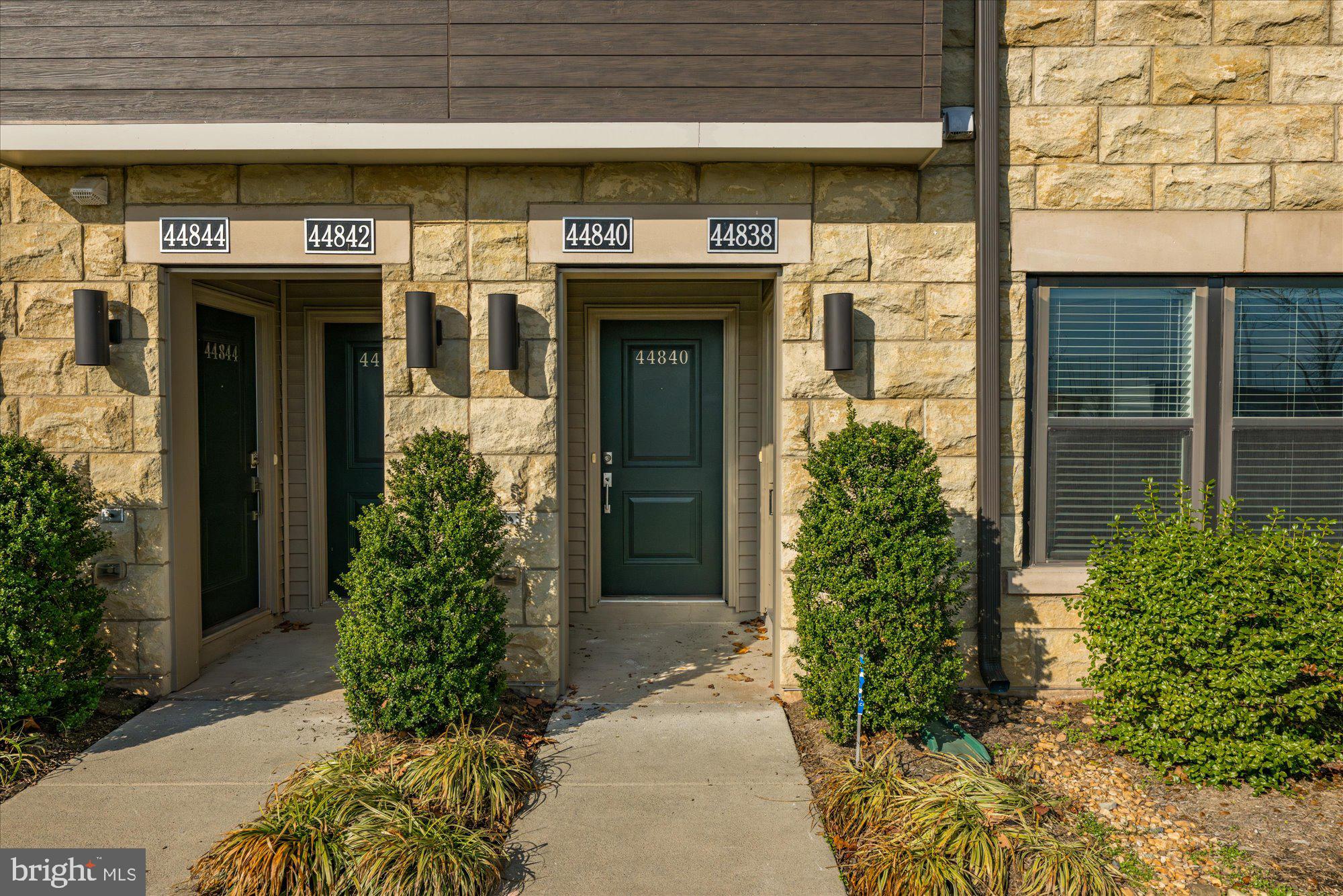 44840 TIVERTON SQUARE