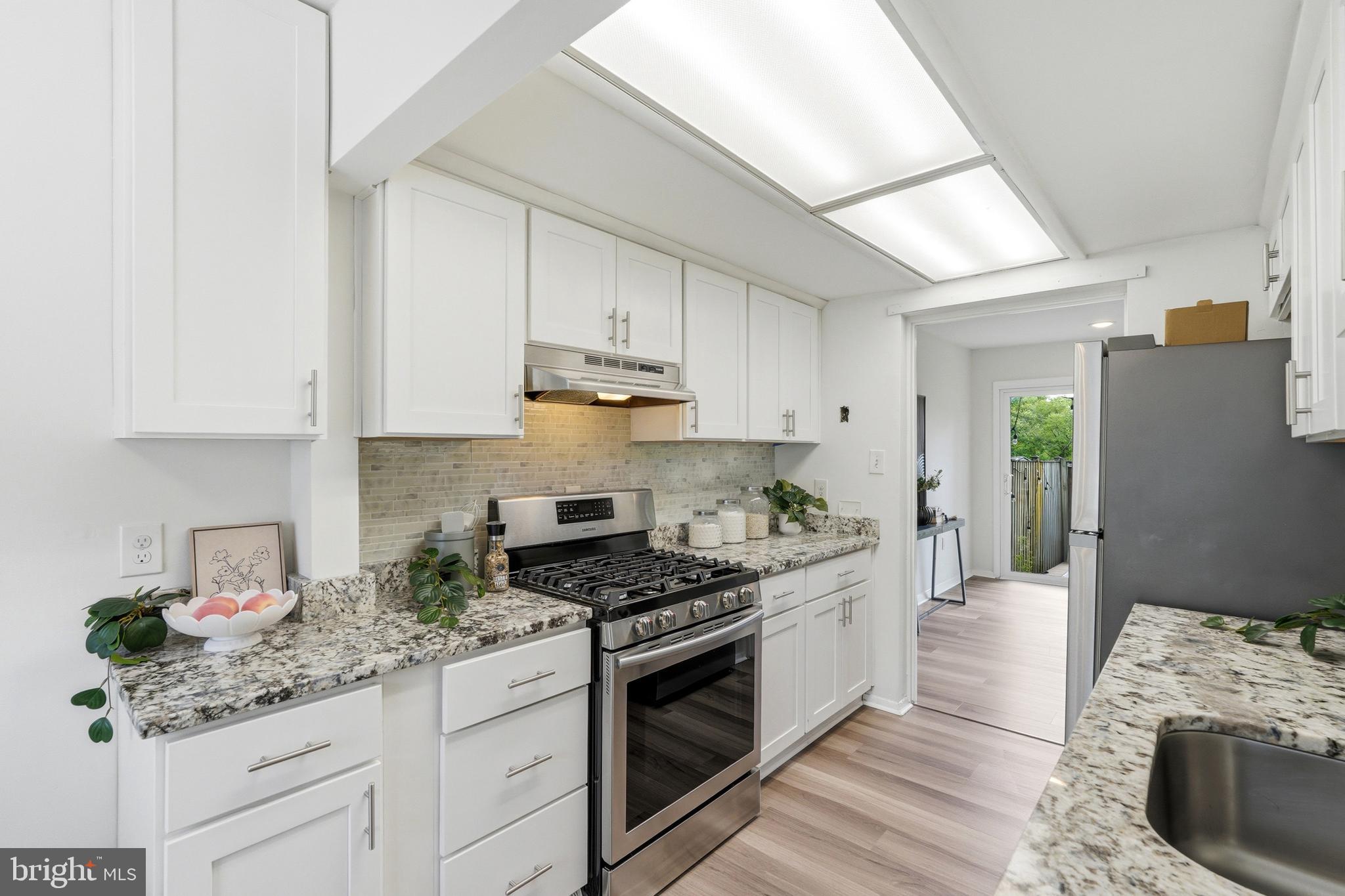 CROFTON MEADOWS - Residential
