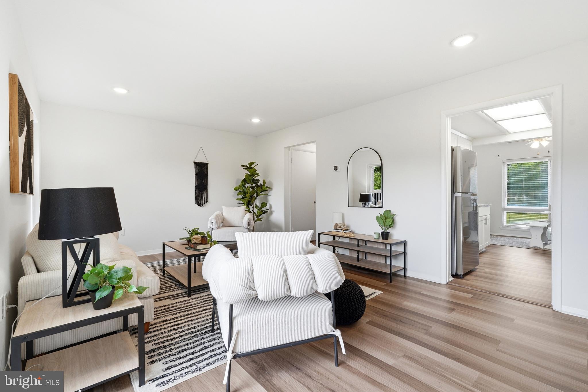 CROFTON MEADOWS - Residential