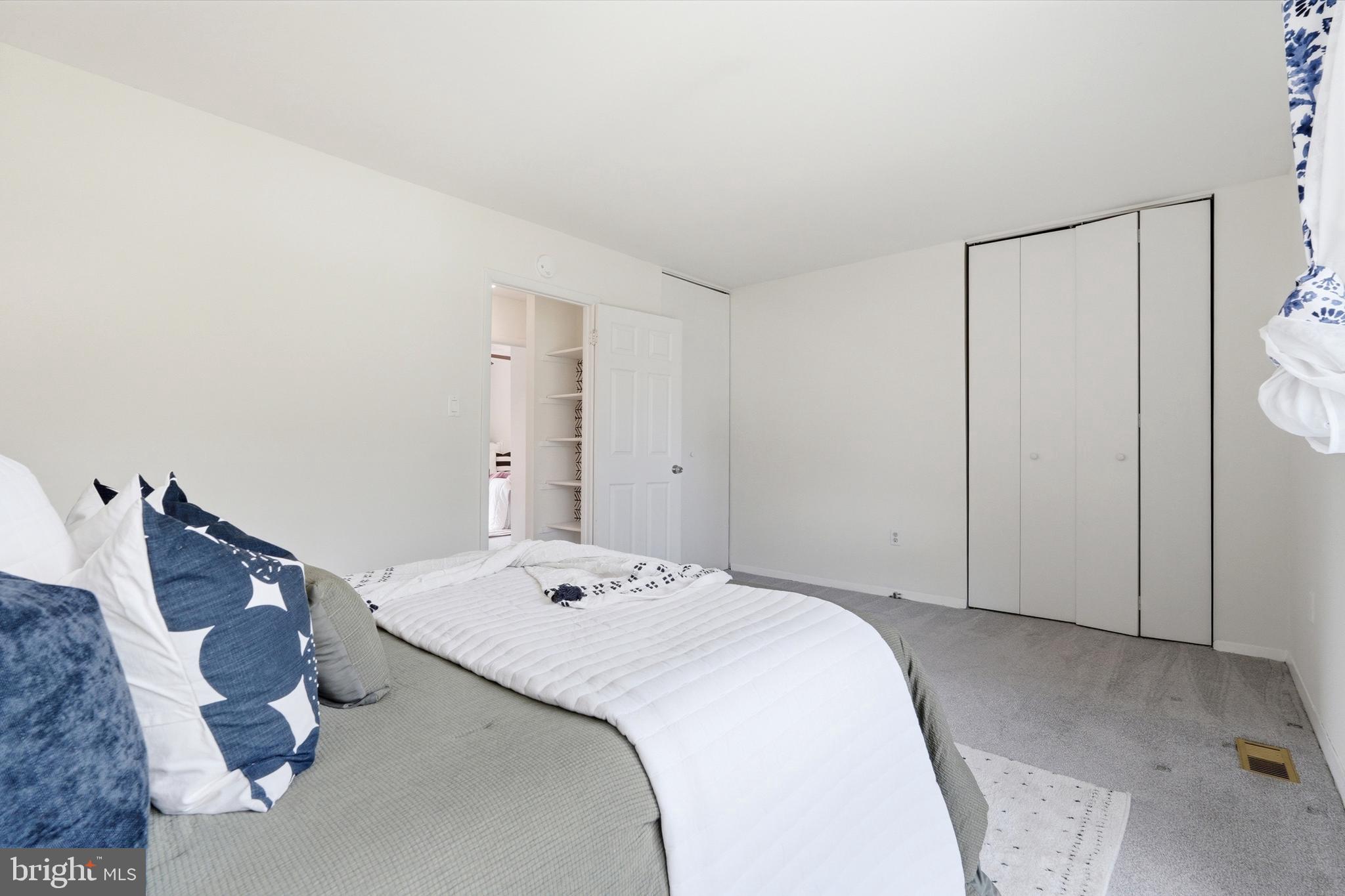 CROFTON MEADOWS - Residential