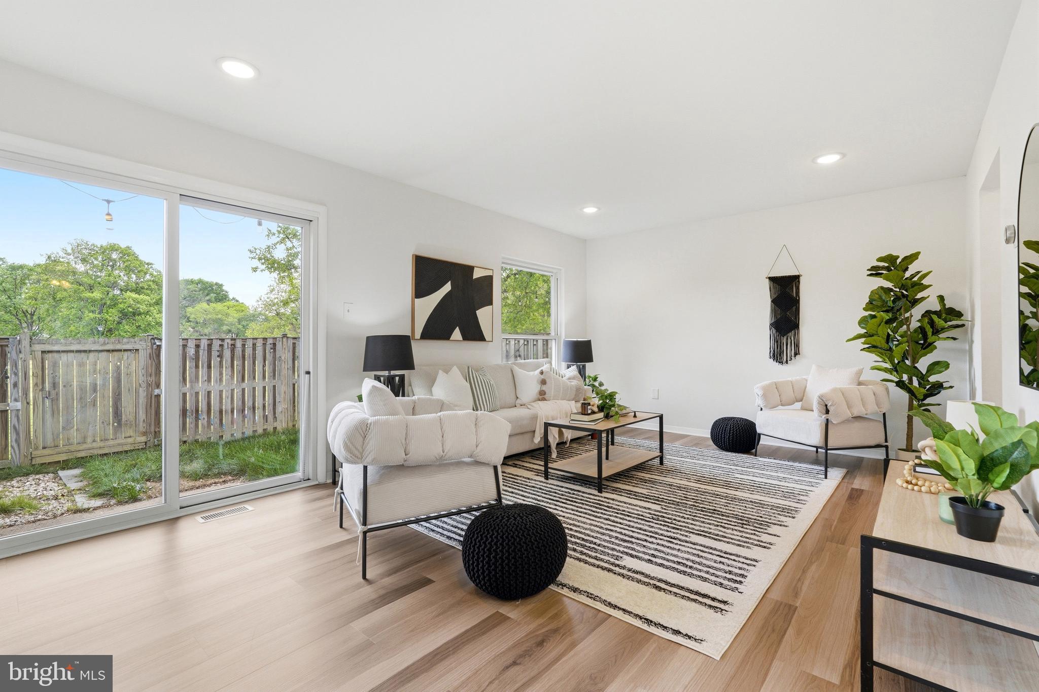 CROFTON MEADOWS - Residential