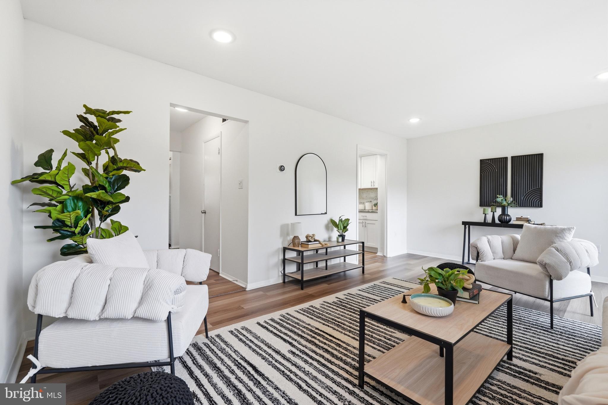 CROFTON MEADOWS - Residential
