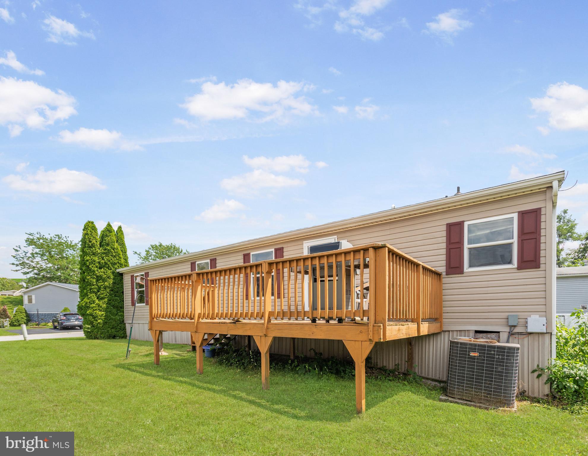 EAGLE VIEW MOBILE HOME PK - Residential