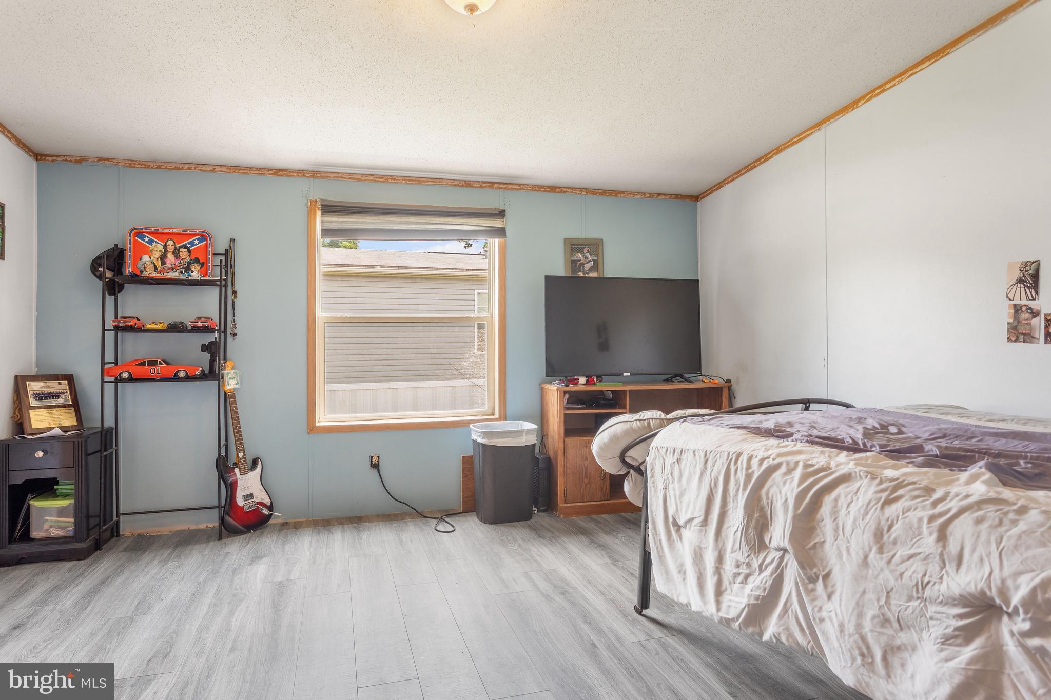 EAGLE VIEW MOBILE HOME PK - Residential