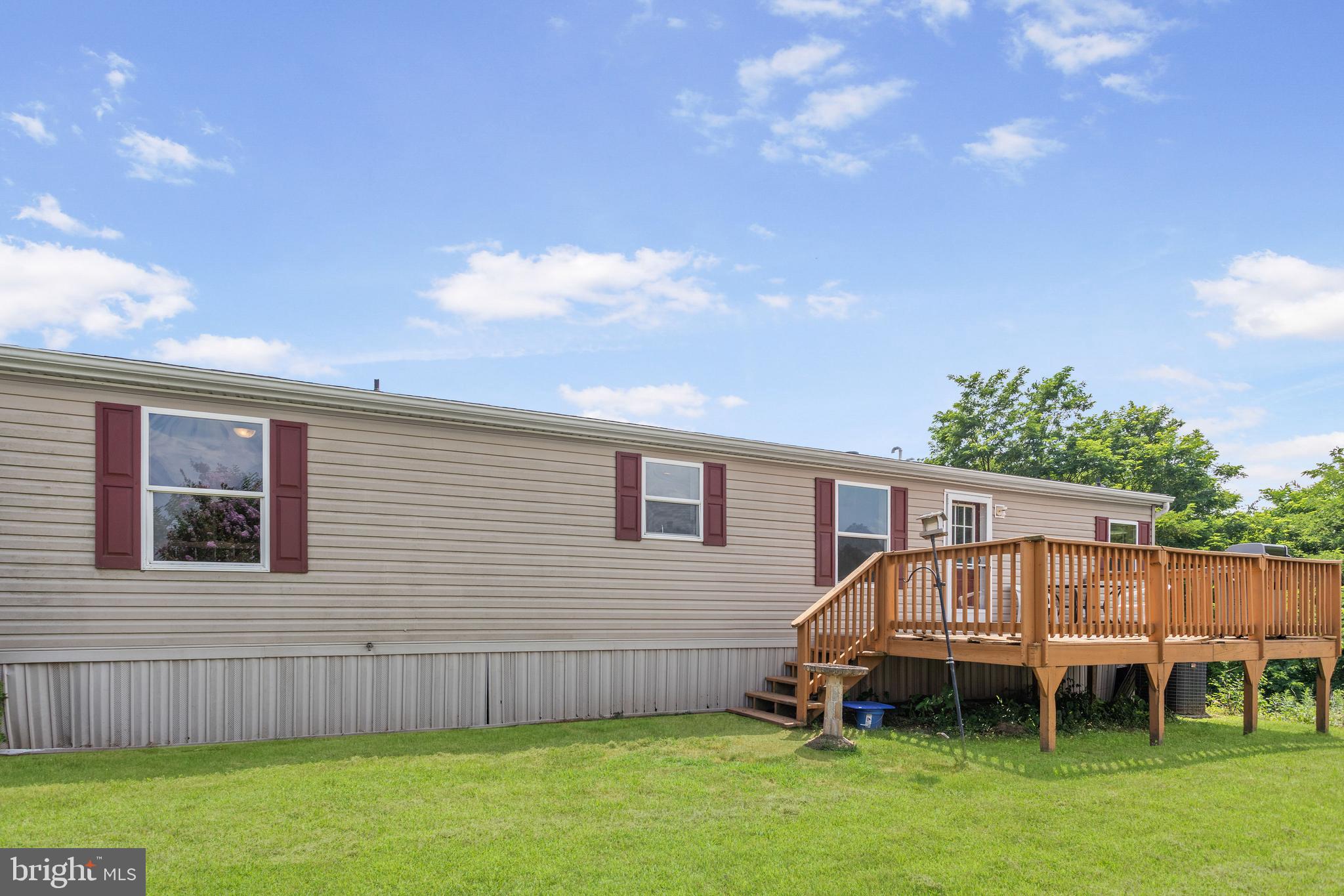 EAGLE VIEW MOBILE HOME PK - Residential
