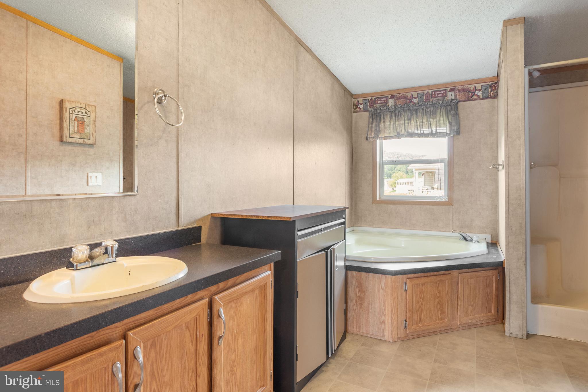 EAGLE VIEW MOBILE HOME PK - Residential