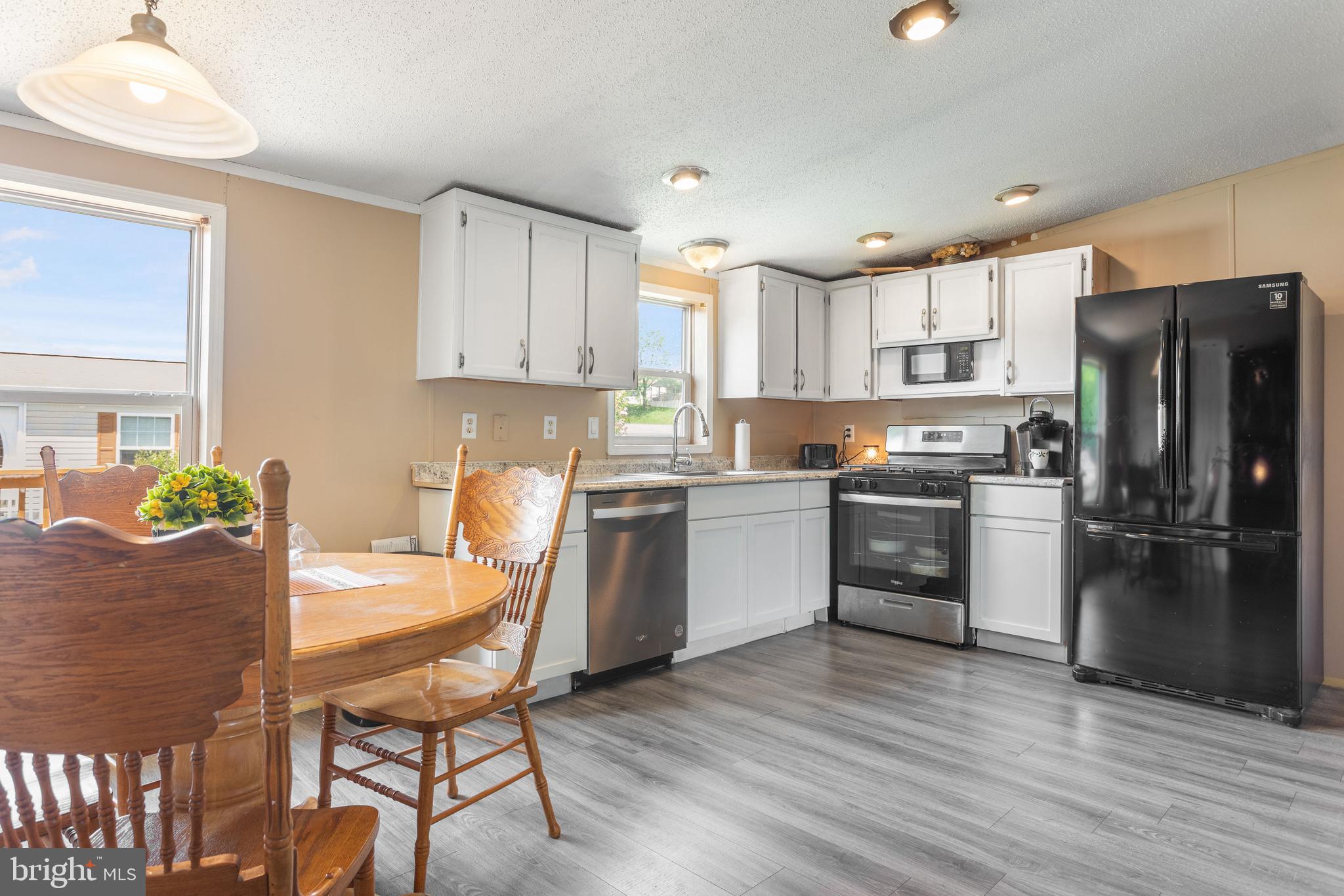 EAGLE VIEW MOBILE HOME PK - Residential