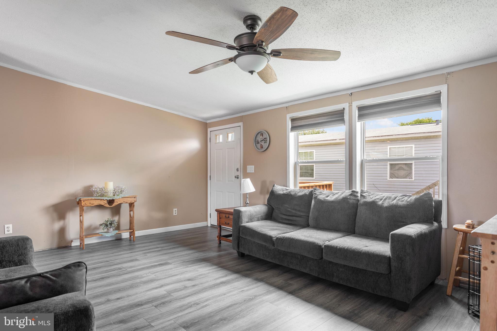 EAGLE VIEW MOBILE HOME PK - Residential