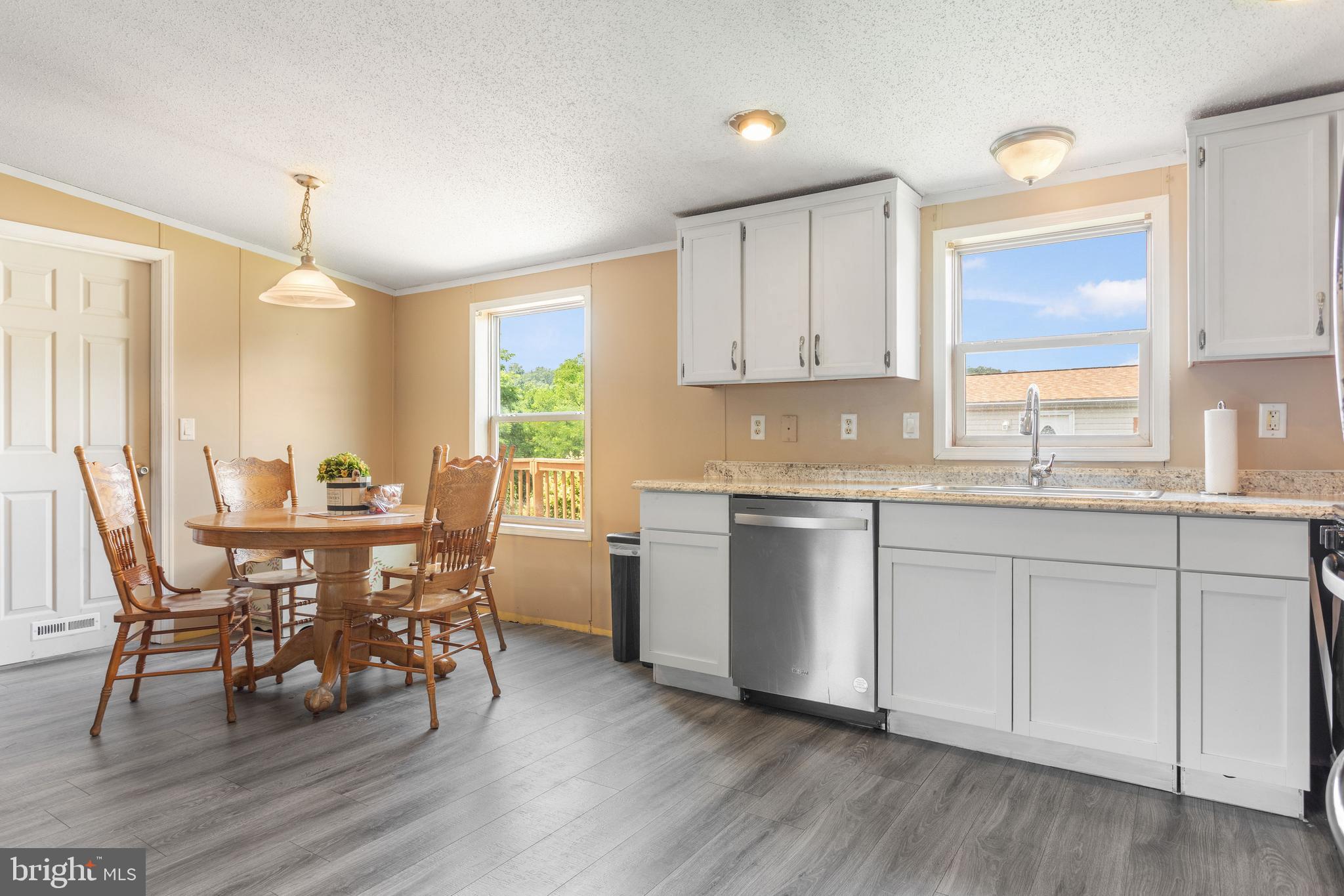 EAGLE VIEW MOBILE HOME PK - Residential