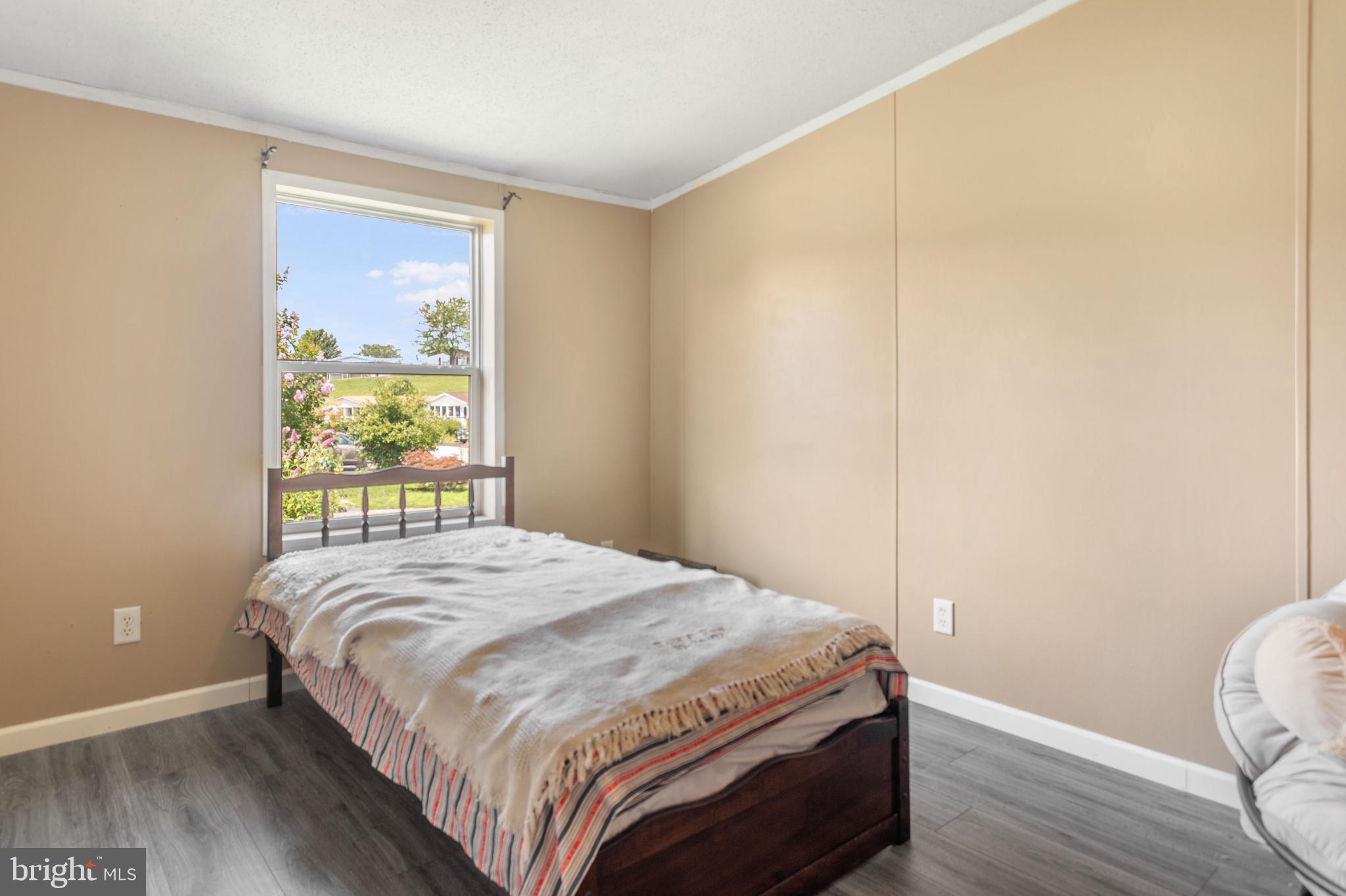 EAGLE VIEW MOBILE HOME PK - Residential