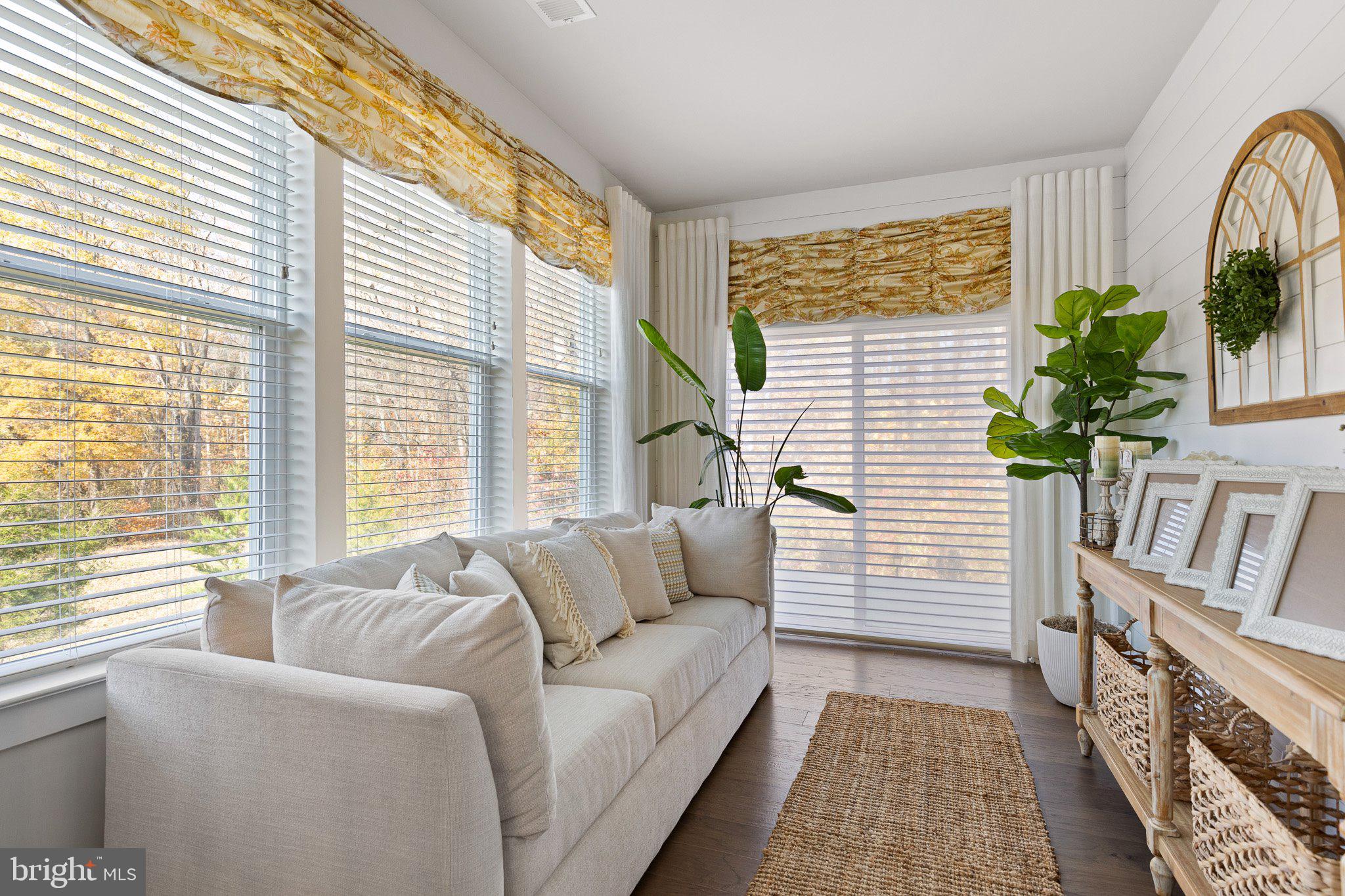 THE CASCADES - Residential