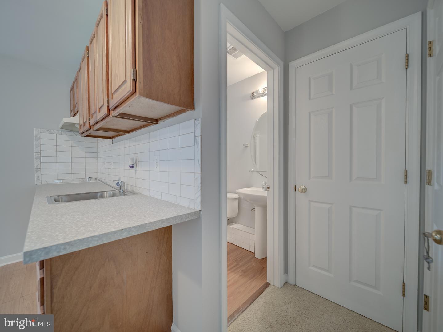 PARADISE - Residential Lease