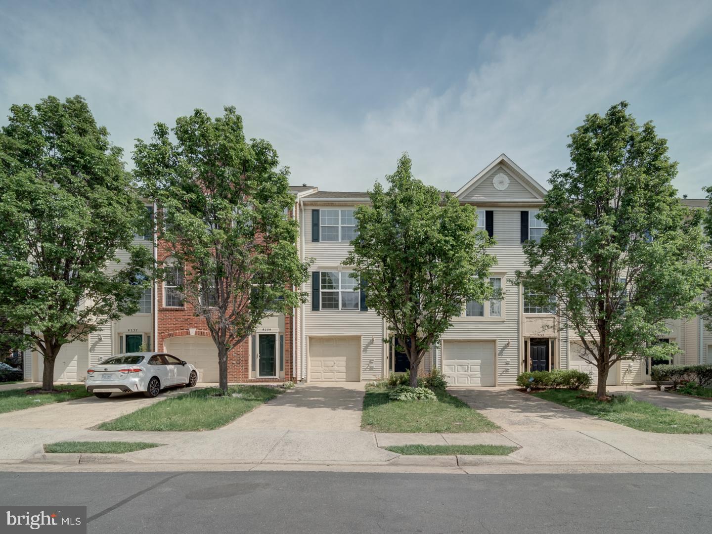 PARADISE - Residential Lease