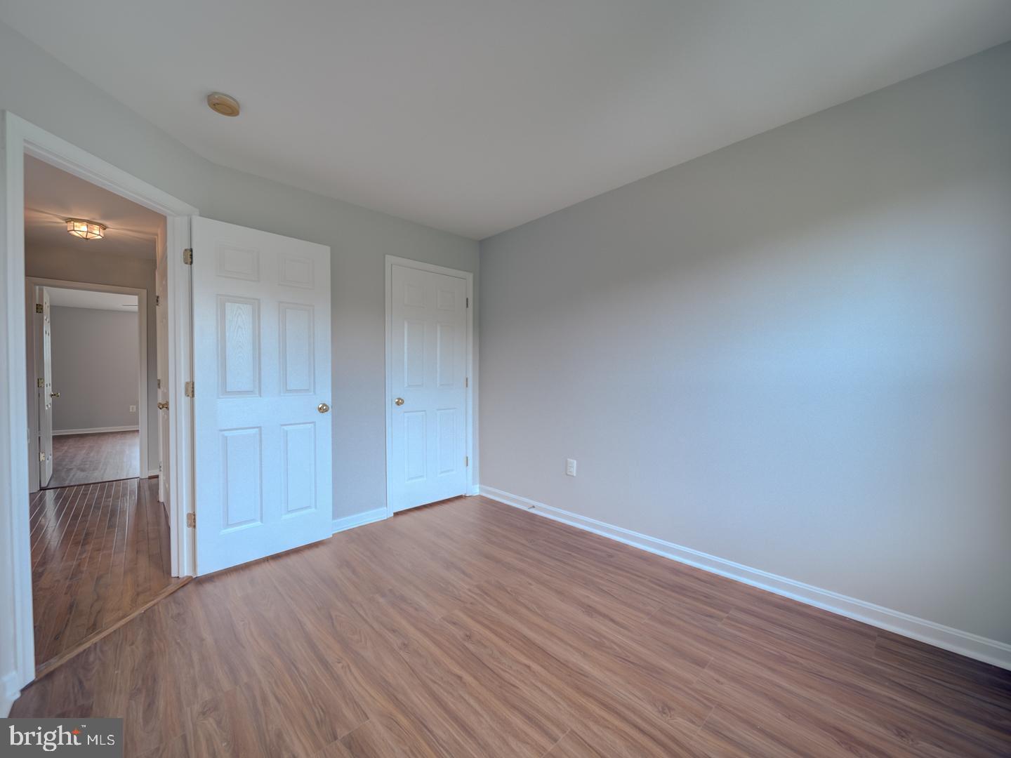 PARADISE - Residential Lease