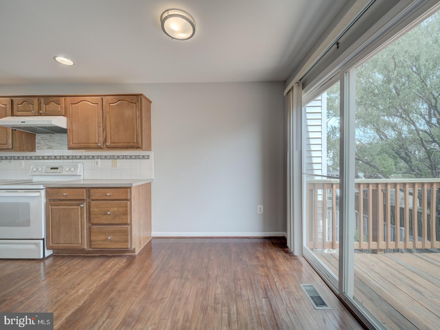 PARADISE - Residential Lease