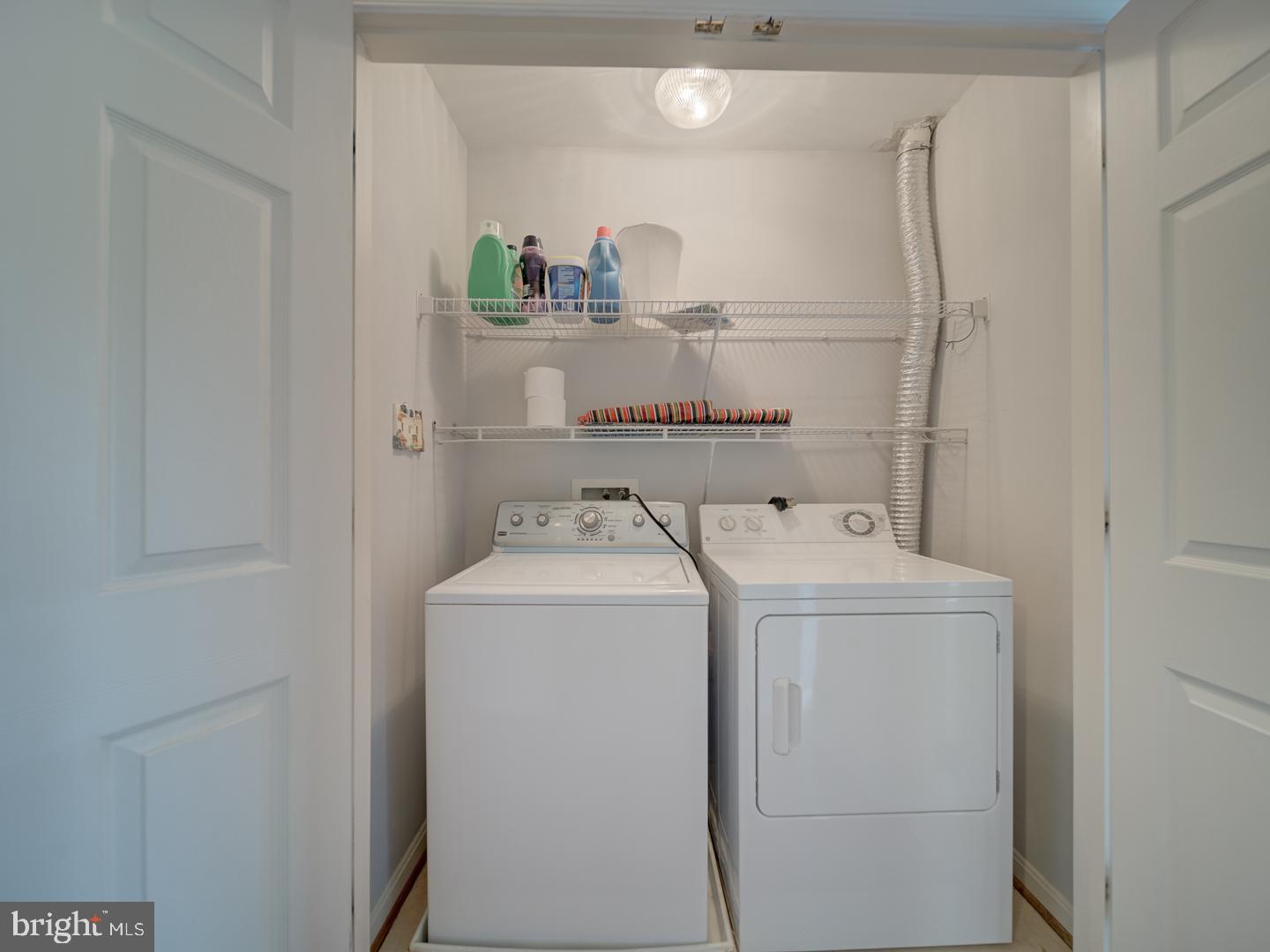 PARADISE - Residential Lease