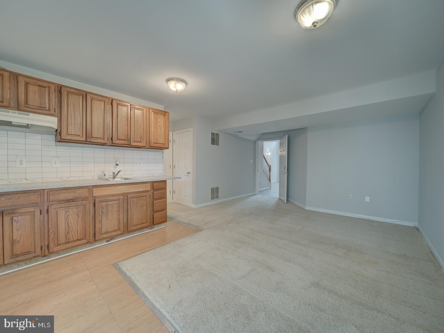 PARADISE - Residential Lease