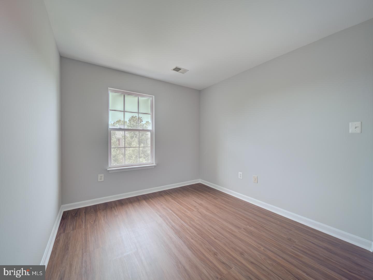 PARADISE - Residential Lease