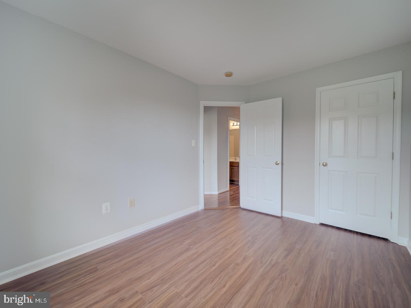 PARADISE - Residential Lease