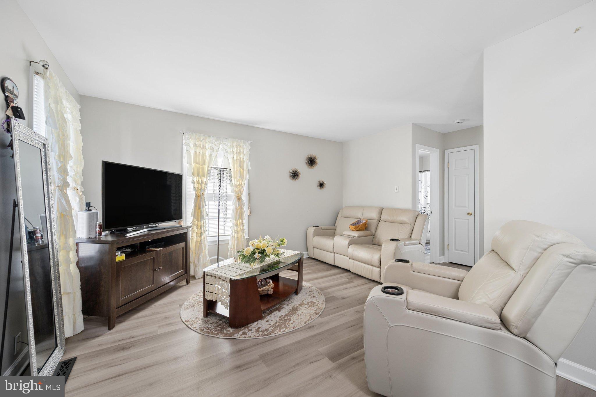 1241 MAGNOLIA COURT