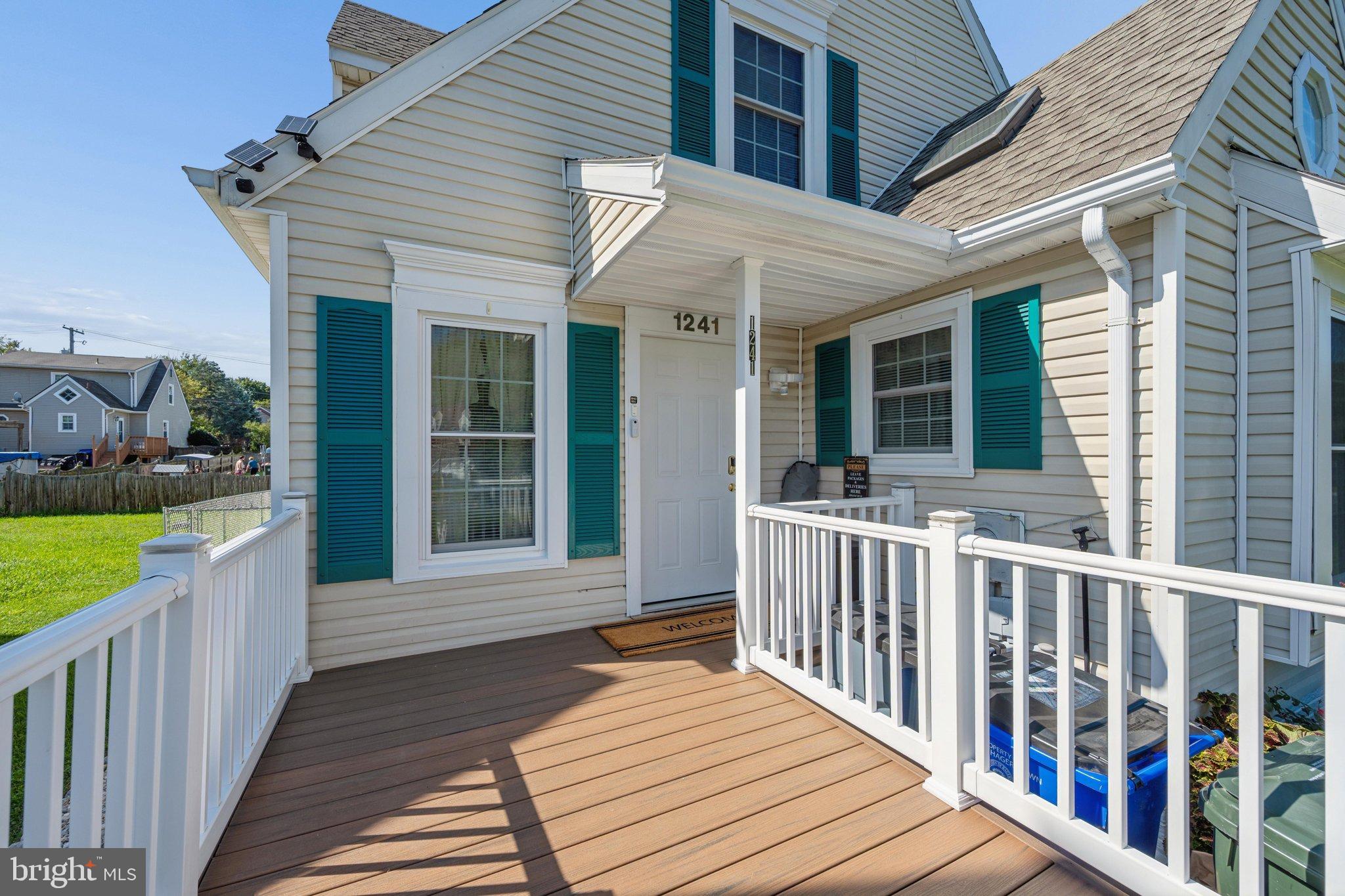 1241 MAGNOLIA COURT