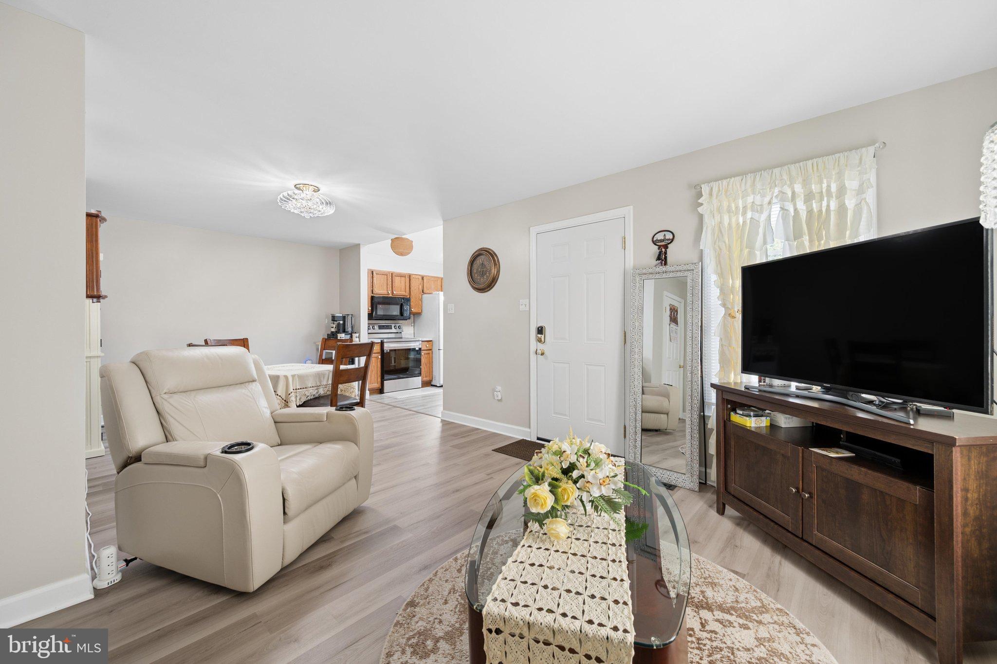 1241 MAGNOLIA COURT