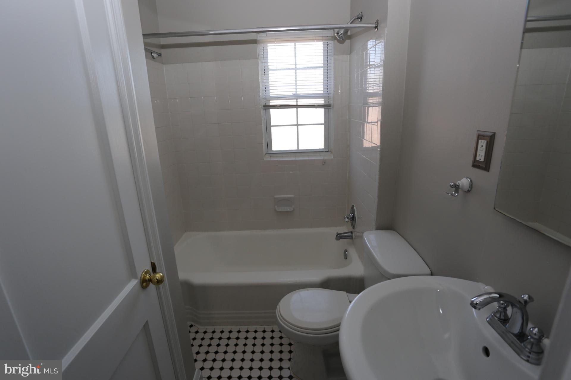 BELAIR-EDISON - Residential Lease