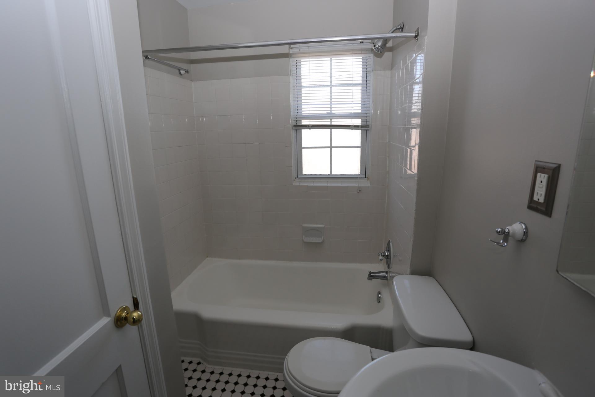 BELAIR-EDISON - Residential Lease