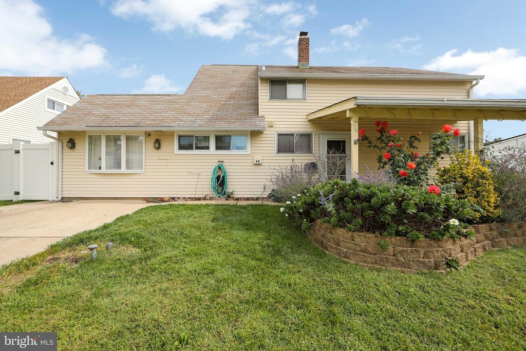Photo of 24 Grapevine Road, LEVITTOWN, PA 19057 (MLS # PABU2106938)