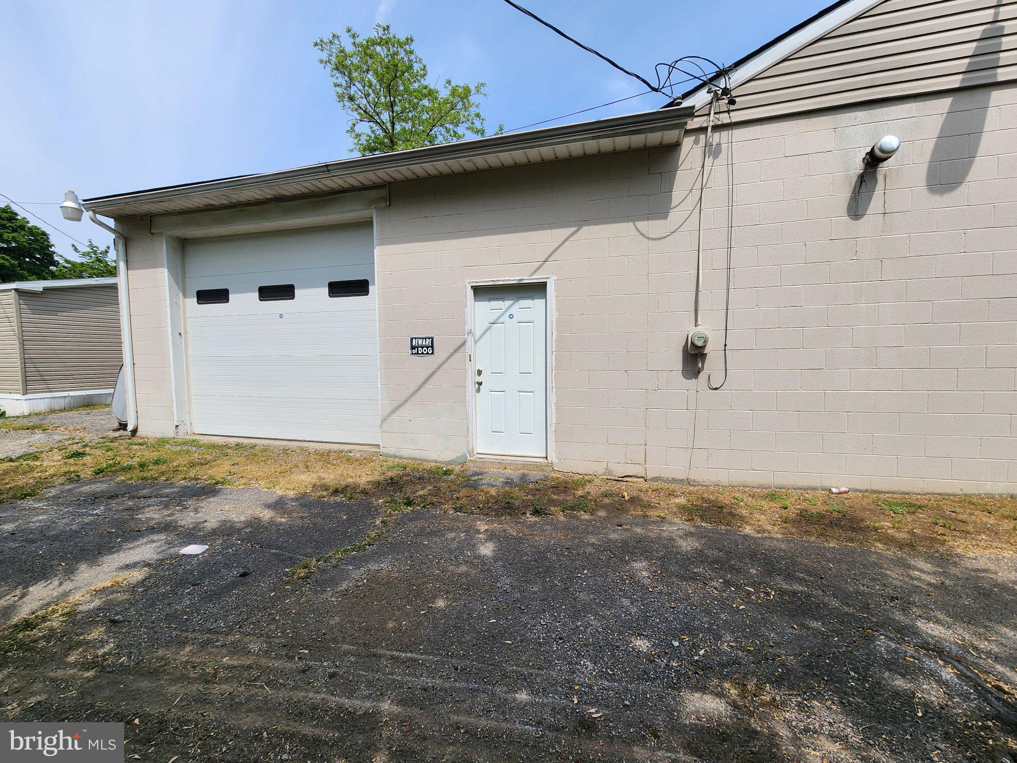 40 MIDDLE SPRING AVENUE