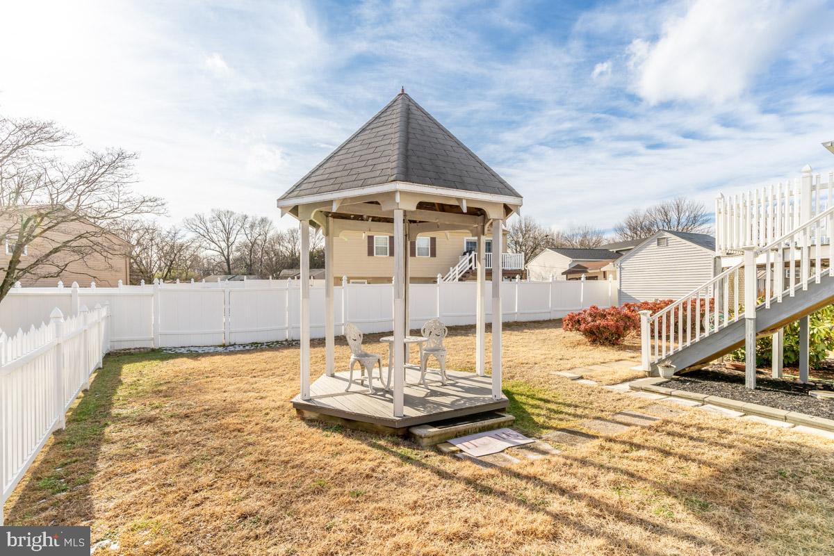 TREVOR WOODS - Residential