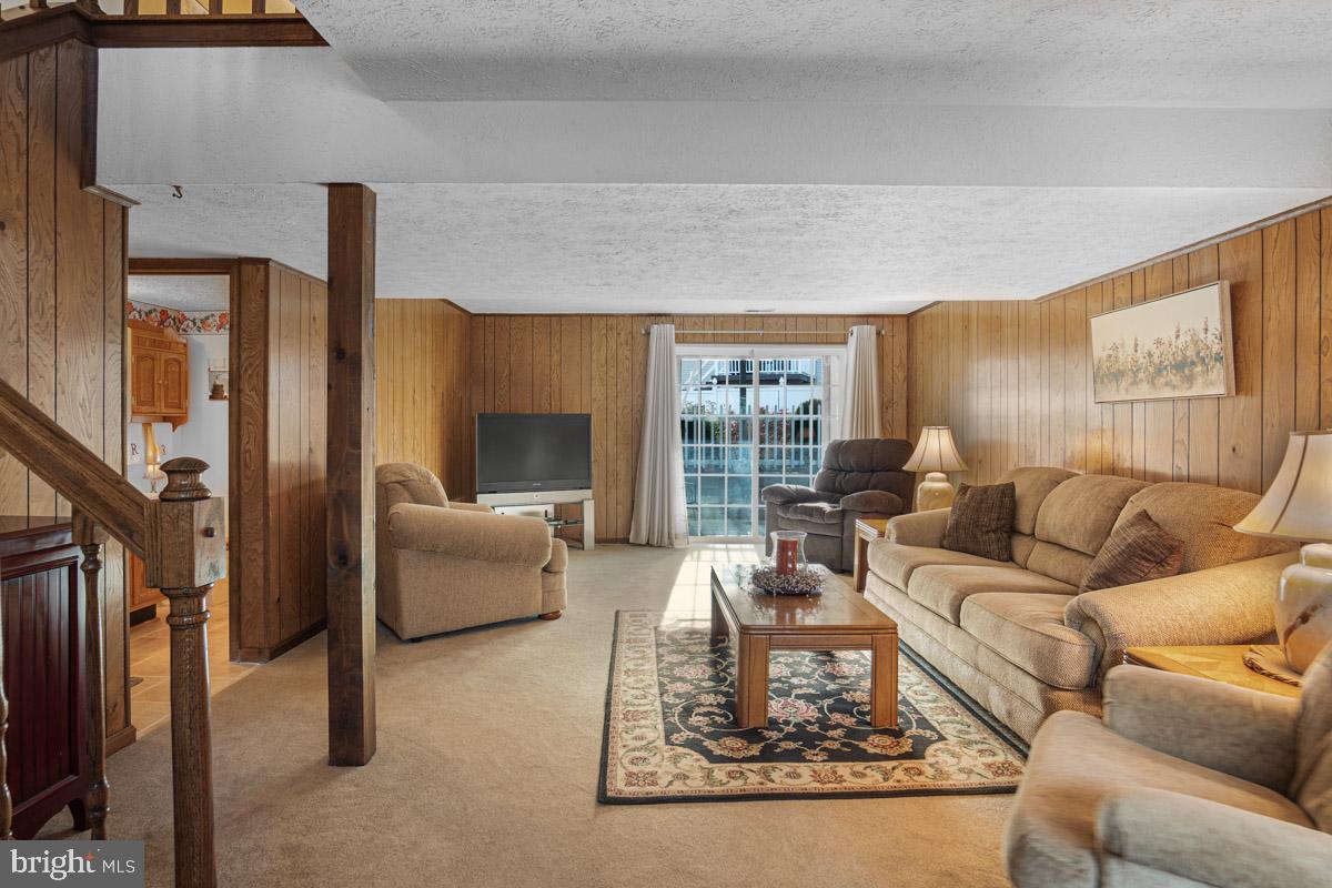 TREVOR WOODS - Residential