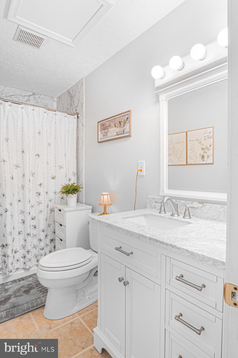 TREVOR WOODS - Residential