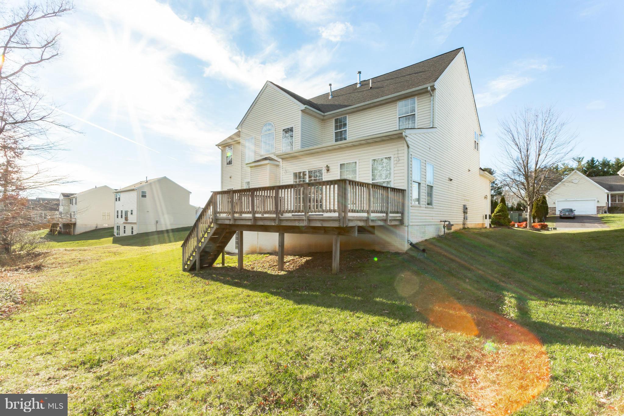 REDWOOD LAKES - Residential