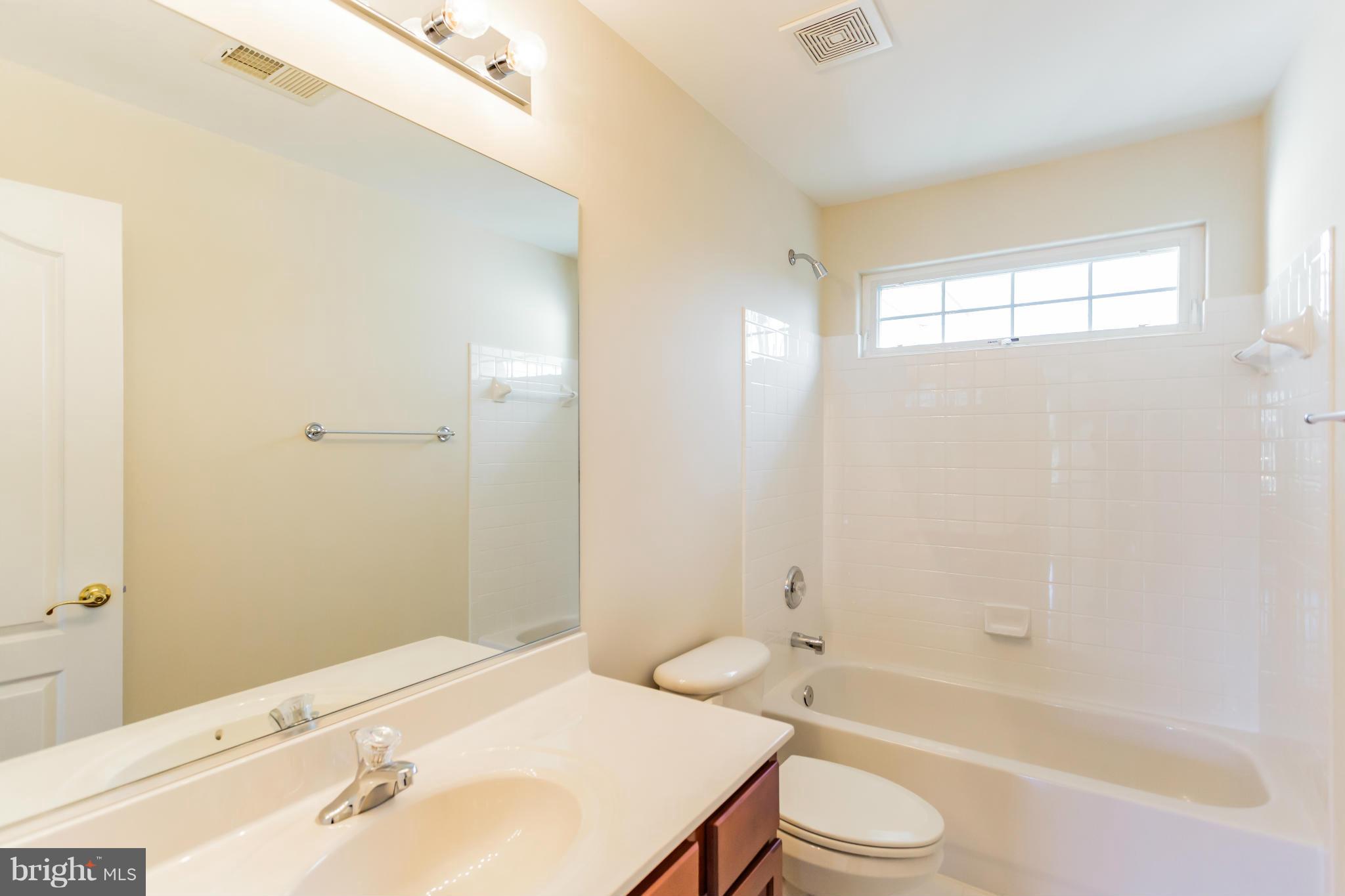 REDWOOD LAKES - Residential